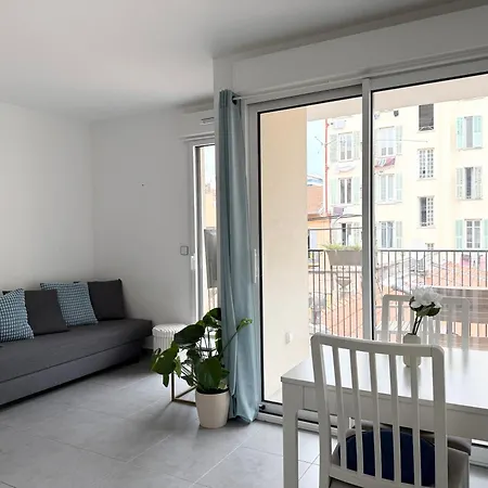 2p Moderne Avec Terrasse A *