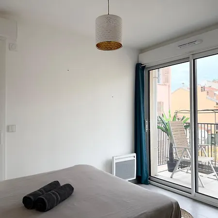 2p Moderne Avec Terrasse A *